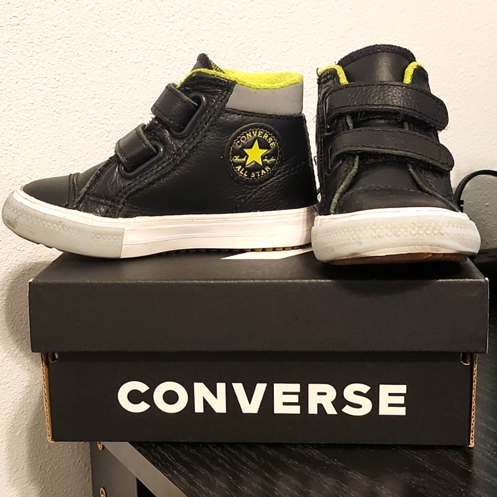 Black/Lemon Venom converse(unisex)